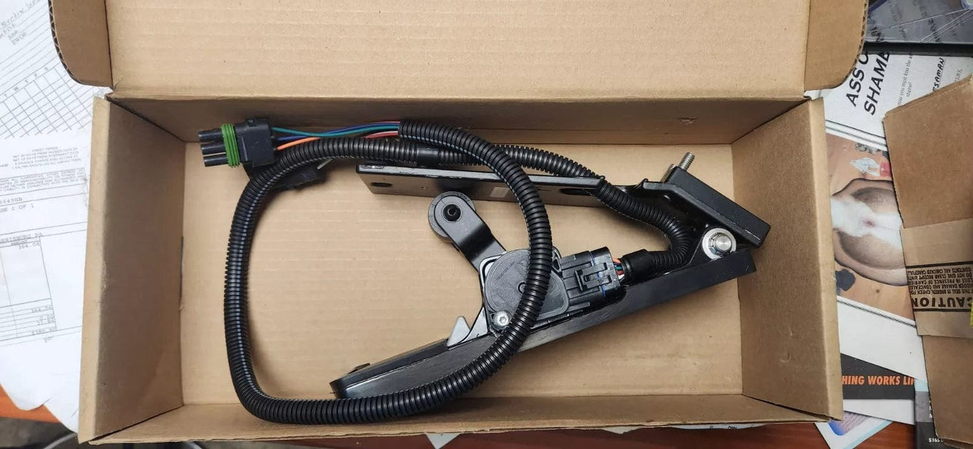 A01-26661-000 | Genuine Williams Controls Electronic Throttle Pedal with Sensor Kit