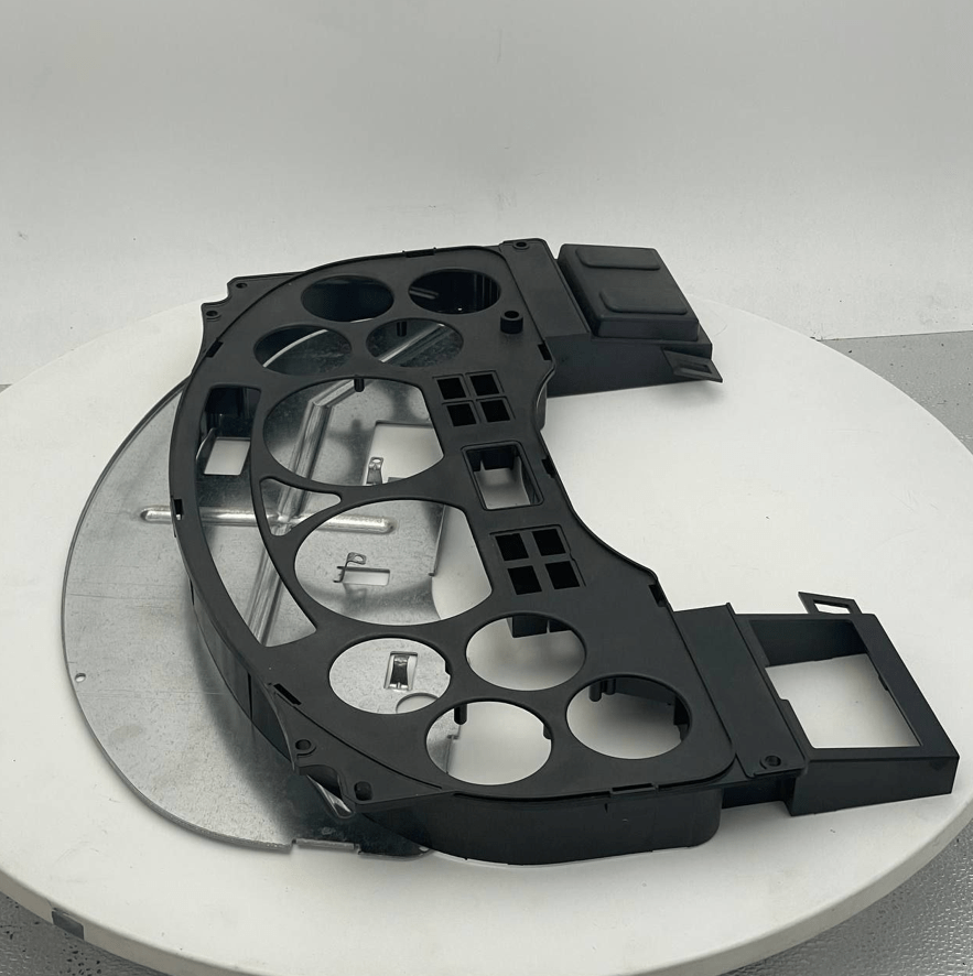 069S271632002 | Genuine International Panel Instrument Housing