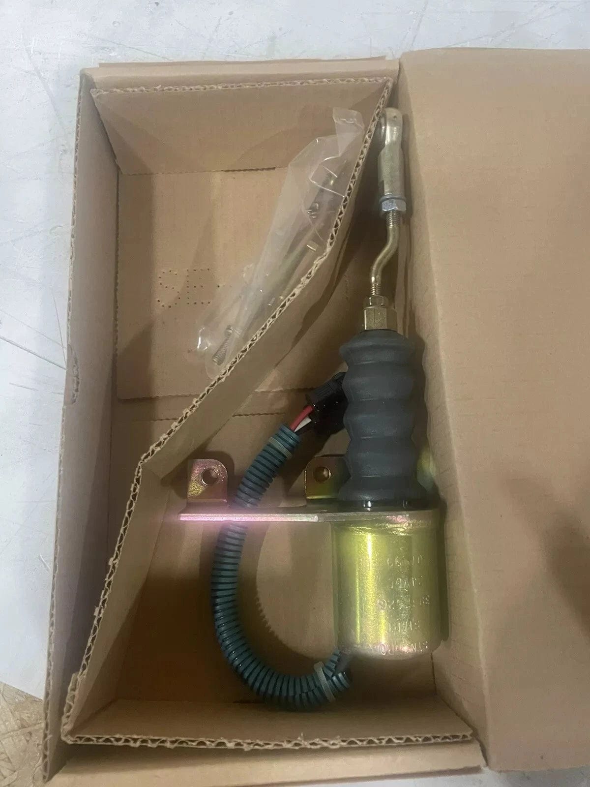 3932018 | Genuine Cummins Solenoid, Fuel Pump
