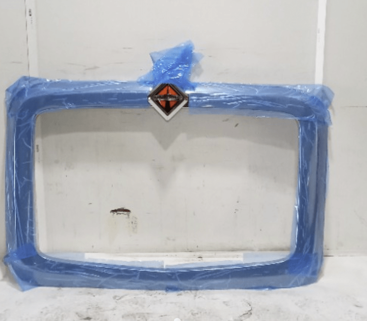 8900370R91 | Genuine International HX 620 Grille Surround Kit