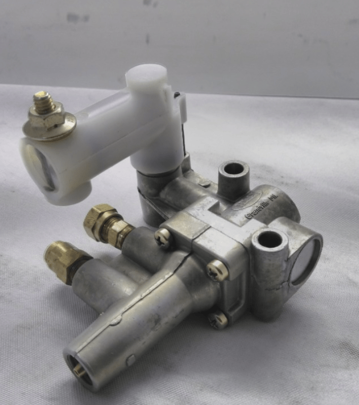 1699066C1 | Genuine International Valve Height Control