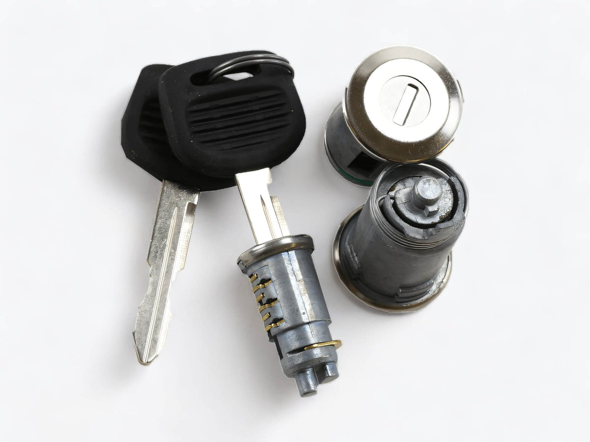 3546619C92 | Genuine International Door Lock Cylinder With Key Set
