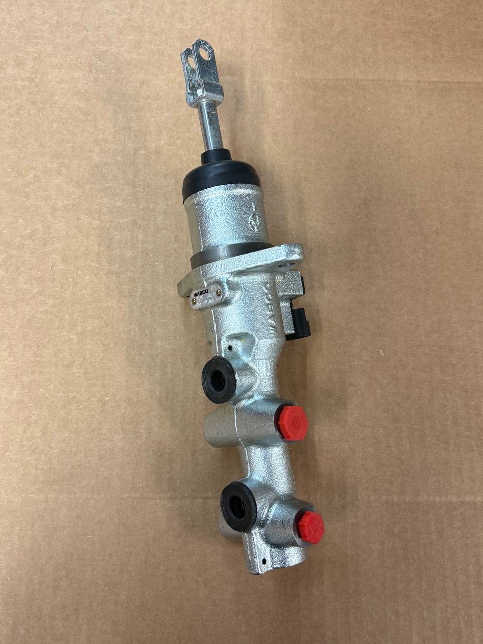2587200C91 | Genuine International Brake Master Cylinder Kit