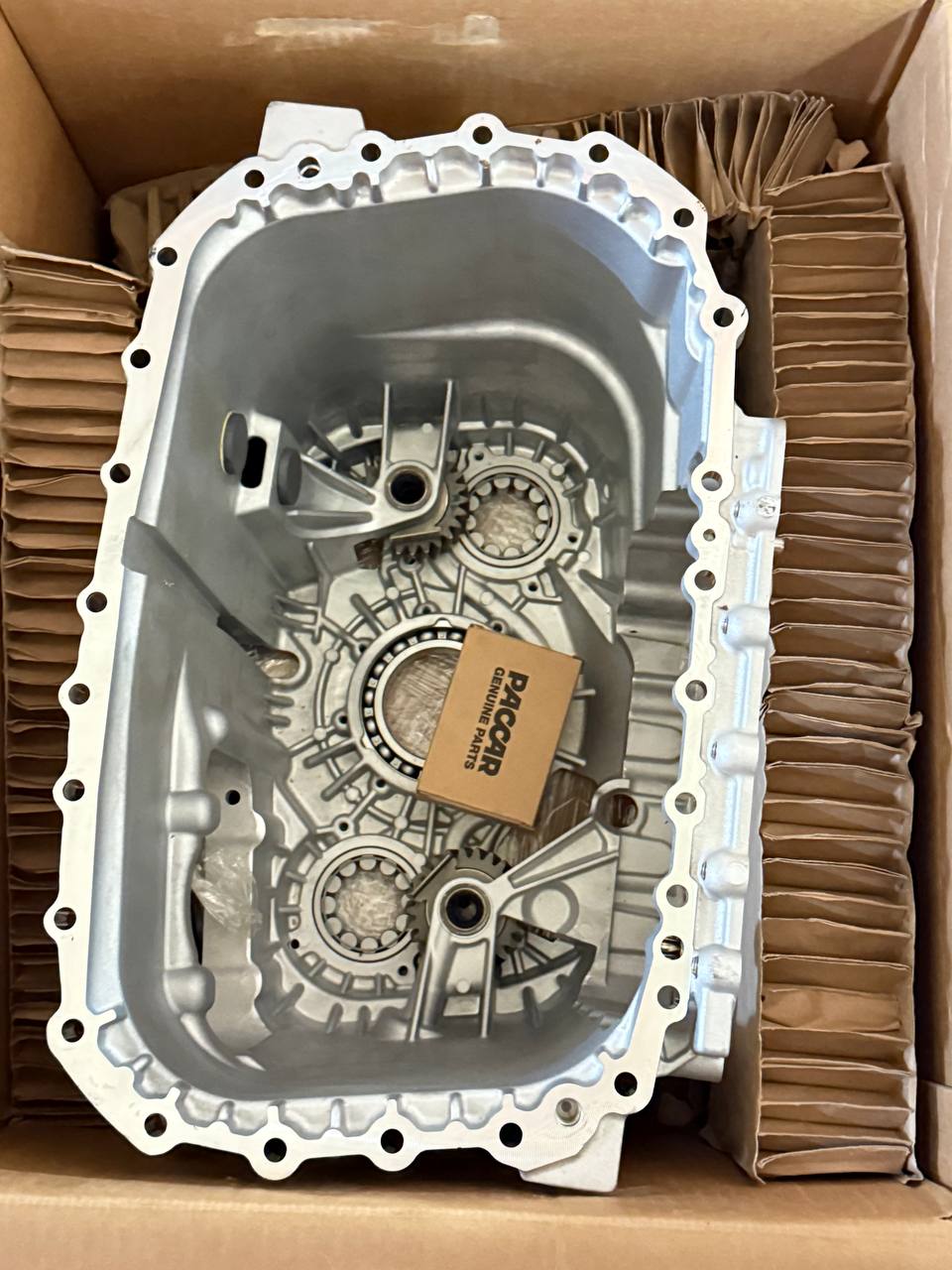 E74-6008 | Genuine Paccar Endurant Main Housing