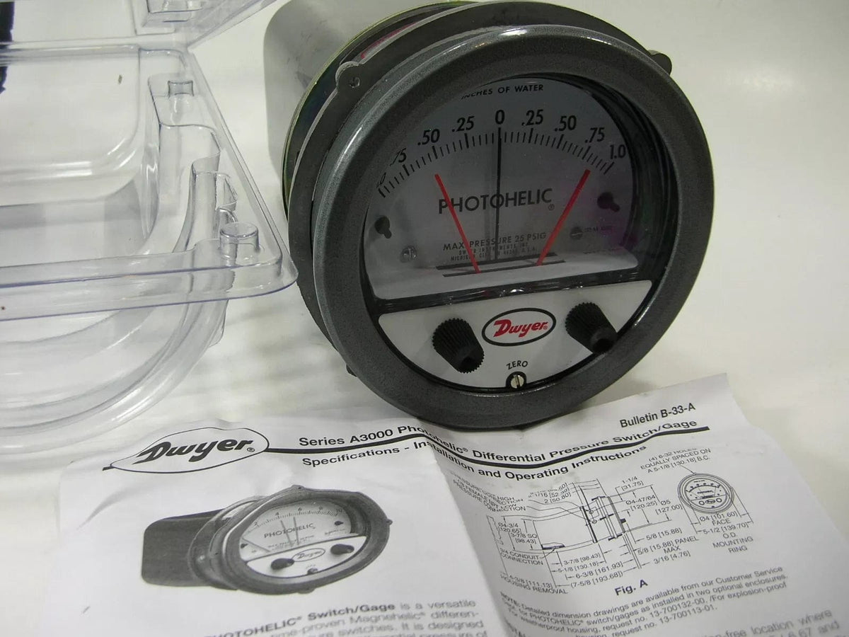 A3000 | Dwyer Photohelic Differential Pressure Switch Gauge Series A3000