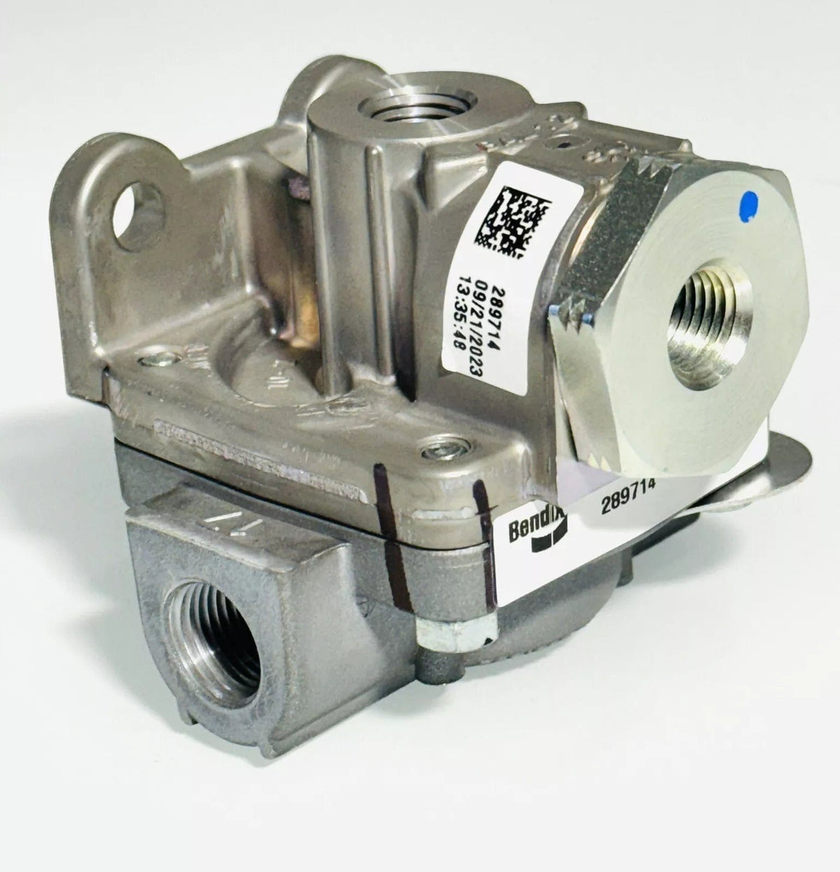 K037962 | Genuine Bendix QR-1 Air Brake Quick Release Valve