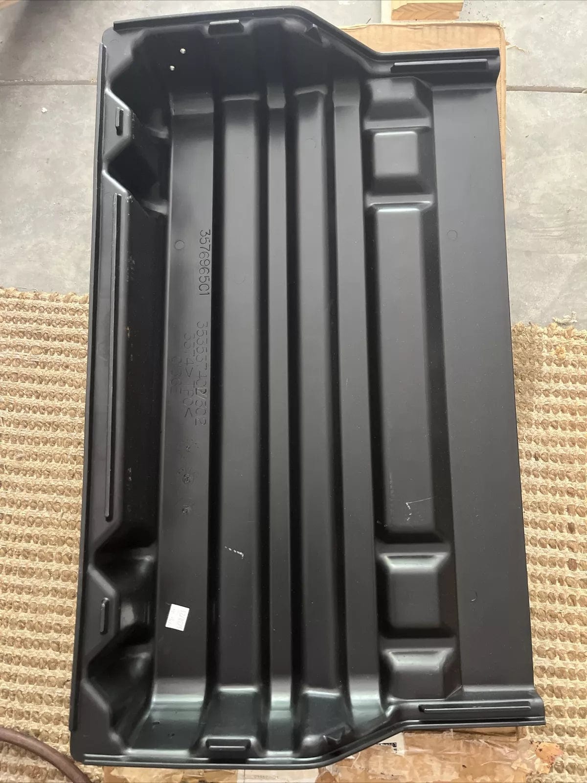 3535374C2 | Genuine International Battery Box Cover