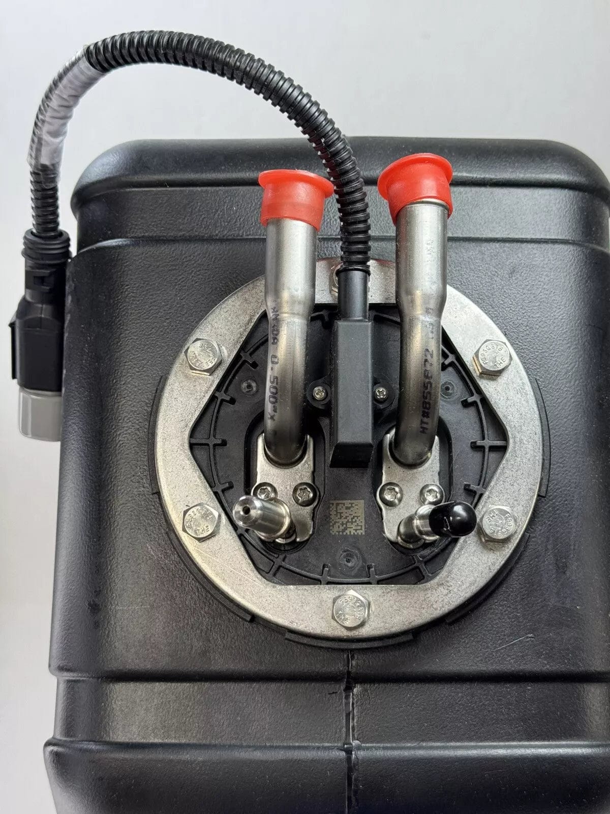 1001233135 | Genuine Cummins DEF Tank Emissions Solutions with DEF Header