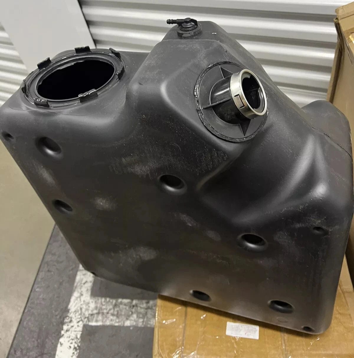 A04-31889-003 | Freightliner DEF Tank 13-Gallon